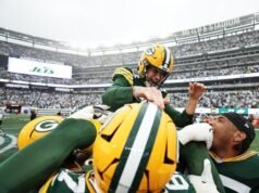 Packers Smack Jets, Bears QB Williams injured in loss