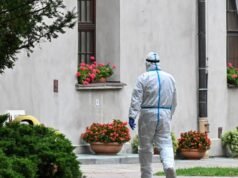 Man kills priest, hurts four in Polish abbey stabbing