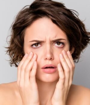 4_Mistakes_That_Cause_Under_Eye_Wrinkles_1790248854155_Kv7z_1790248854301_d1c0_4822ec85-da05-4ec7-a4d5-71206220fb2b_lv8p.jpg