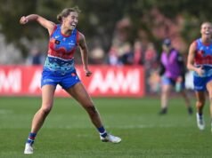 Bulldogs surge home to stun undefeated Swans in AFLW