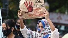 ‘मोरल पुलिसिंग’ क्या है और इससे कौन से मौलिक अधिकार प्रभावित होते हैं?
