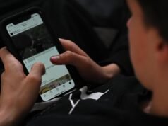 ‘Dawdling’: push to strengthen teen social media ban