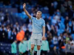 Man City win thriller to top EPL, United rescue draw