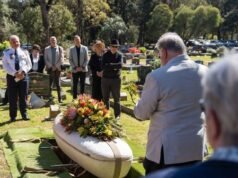 Aussie woman buried in mushroom coffin grown form mycelium and hemp