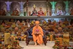 BAPS : સ્વામિનારાયણ સંપ્રદાયના સાધુઓ મહિલાઓથી અંતર કેમ જાળવે છે?