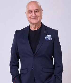 Anupam-Khe-gets-honoured.jpeg