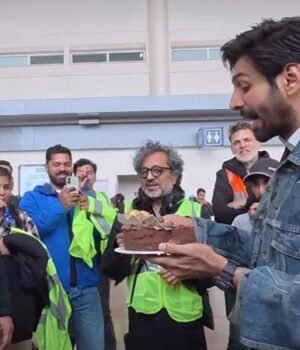 Kartik-Aaryan-resumes-shooting-Captain-India.jpeg