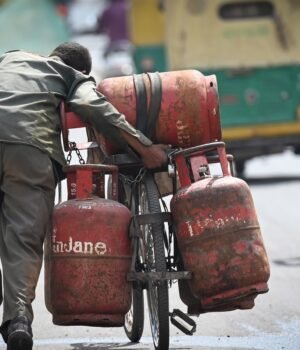 LPG_Crisis_1773387439383_1773387439507_1788662917262_112950cd-ba31-4d2d-98fc-cf8f0f5c1381_546319b8-1c09-41c0-906d-4479a6dd847c_69f21df9-408e-42a6-b7d6-486fbad952b1.jpg