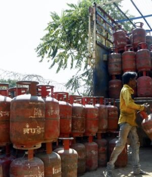 LPG_GAS_Cylinder_1773276347674_1773276347847_1790396010784_Zdc3_33c27ae9-55c2-41ca-a2ad-d04256c9f09e_WXES.jpg