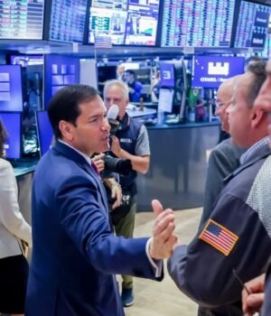RUBIO-NYSE-10_1790185903150_1ClL_1790185917829_8VNr_88acf648-8cda-4690-89c7-db9d7bcc1f0d_erLJ.jpg
