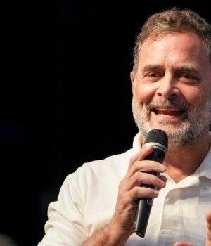 Rahul_Gandhi_motivational_qoutes_1790649905018_EzR8_1790649905139_N3D7_1b838eca-4d19-4bda-921a-725982832a85_SKL5.jpg