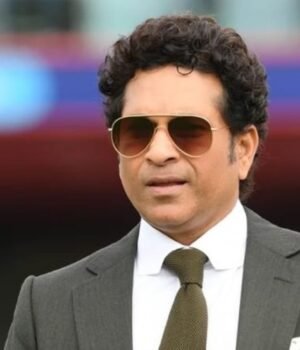 Sachin_Tendulkar_1711106227646_1790076265253_0JzF_ce3a975f-92ef-4796-b445-b43f3f9c3970_C2U1.jpg