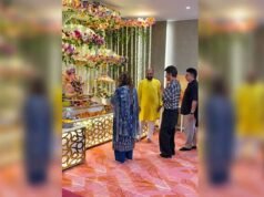 After Lalbaugcha Raja, Shah Rukh Khan visits T-Series Ganesh puja