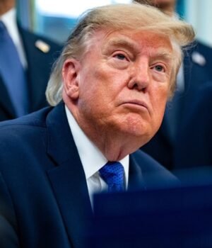 TRUMP-IOWA-STEEL-14_1790641480147_wzZM_1790641485041_qzX4_6cdf8449-add4-40eb-bbe9-aa22b385e3a1_bc7U.jpg