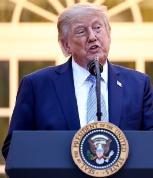 TRUMP-ROSE-GARDEN-14_1789759382089_Kpr8_1789759393524_SvEO_a06ceef7-2647-43c1-8eac-773ba19c45f6_NEGe.jpg