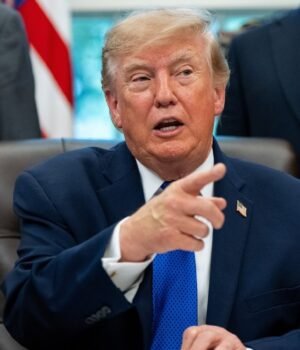 Trump-56_1790623809795_prBG_1790623826928_ZyUI_66f7e3b5-280e-4274-b783-880703d8f7ec_cLuD.jpg
