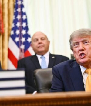 US-POLITICS-TRUMP-18_1788664168528_72677d83-87ae-4dce-8848-5c1861015a05_1788664183103_c6051fbd-a37c-4357-8689-fd529200bd6c_d92f4b6b-1cbf-4bed-b4d8-738667e3513c_d2c2e470-31cf-4171-82c1-8466c47fcf1f.jpg