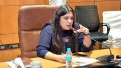 नोएडा की डीएम मेधा रूपम से जुड़ी याचिका पर सुप्रीम कोर्ट में आउट-ऑफ टर्न लिस्टिंग को लेकर सवाल