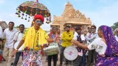 તરણેતરનો મેળો : લાડુ ખાવાની સ્પર્ધા સહિત અનેક આકર્ષણો જુઓ તસવીરોમાં