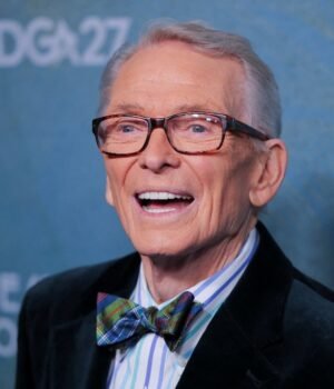bob-mackie-143212783-16x9_0.jpg