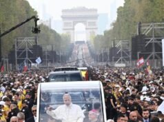 Some 800,000 cheer Pope Leo in Paris