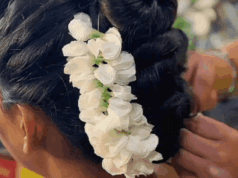मोगर े क े फूलो ं स े नही ं बल्क ि टिश ू पेपर स े बनाए ं गजरा, 5 मिनट मे ं ह ो जाएग ा तैयार