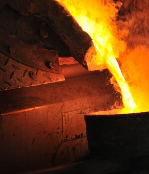 gold_pour_19329698.jpg-1440_0%20%281%29.jpg