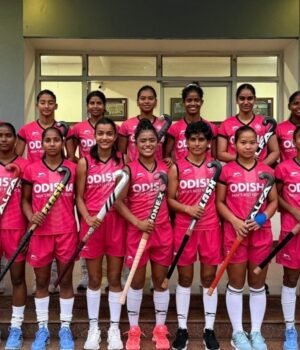 junior_women_hockey_team_1789301404981_3ef88b15-3624-4eba-8066-39d58227d34b_1789301416900_52322771-3271-42f7-851a-e6861e0bf066_886e0a28-4be8-4bf6-bee5-2c4f5f74c635_ba20d756-8fd8-469a-845e-606eeff3fa37.jpg