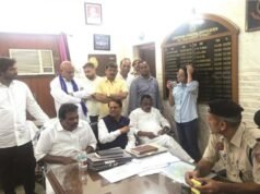 ഖാര്ഗെക്കെതിരായ ജാതിയധിക്ഷേപം: എം പിമാരുടെ പ്രതിഷേധം; ഒടുവില് എഫ് ഐ ആര്