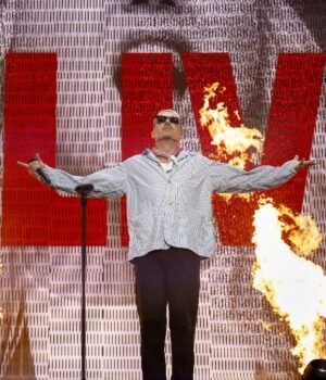 macklemore-pledges-170446659-16x9_0.jpg