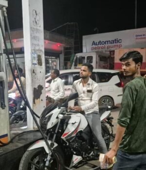 petrol_price_1790211303812_XW4O_1790211304061_vuHX_70ee1059-b11e-43cc-bee5-23513753c83c_vA4Q.jpeg