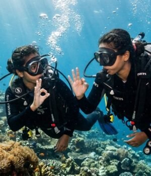 what-scuba-diving-teaches-students-about-fear--focus--teamwork-and-confidence-245721851-16x9_0.png