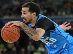 United mow down Phoenix in NBL Melbourne derby