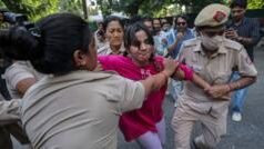जंतर-मंतर पर पुलिस की सख़्ती पर सरकार की चुप्पी क्यों?