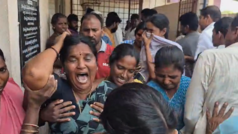 आंध्र प्रदेश: क्लासरूम मे ं घुसकर छात्र ा पर आर ी स े हमला, आख़िर हुआ क्य ा था?