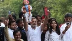 राहुल गांधी समेत विपक्ष के नेताओं को सुप्रीम कोर्ट से पहले ही पुलिस ने रोका