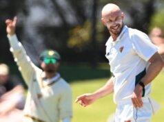 Bell strikes late to give Tasmania edge against Vics