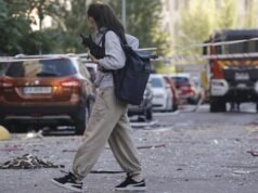 Russia urges foreigners and diplomats to leave Kyiv