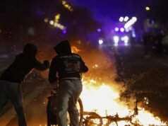 Anti-system rioters loot shops, set fires in Barcelona