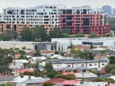 Big bank, real estate site in lockstep on house prices