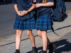 Victorian government vows to ban smart glasses across all schools