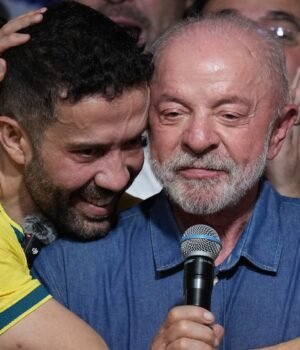 APTOPIX-Brazil-Election-3_1793352169654_wblP_1793352182141_J3gG_1f74670a-36ec-49c5-b385-bc55e3c7ad95_Y2FR.jpg