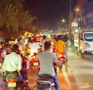 DHAMNAGAR-BAZAR-TRAFFIC-640x292.jpg