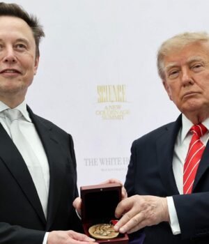 Elon_Musk_Donald_Trump_1792572728871_meYg_1792572728971_BJsW_a5f1f535-825d-4b4f-87c7-1a0ac11eda59_zrQH.jpg