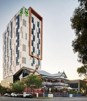 Holiday%20Inn%20West%20Perth%203-1000kb.jpg