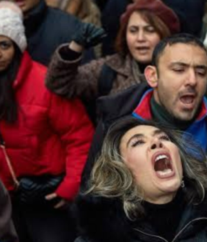 Iran_Protests_1791394146497_9eJR_1791394188702_3QgP_7b14210d-a0ad-446a-8d20-5a318adc4026_lOVG.png