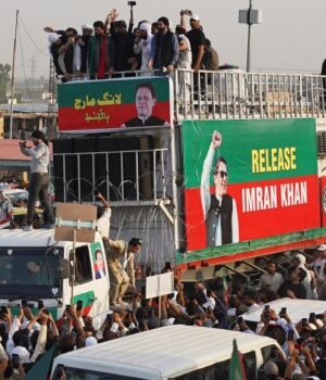 Pakistan_Politics_1791176293697_zmuX_1791176293800_8zKo_d86a10bd-0391-455a-b7e4-956a351d351c_yIvk.jpg