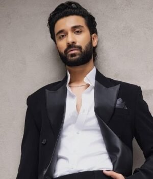 Raghav-Juyal-620.jpeg