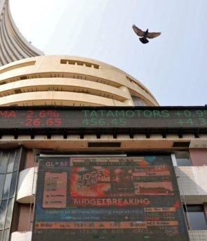 The-30-share-BSE-Sensex_1718762869839_1792315128689_4LwR_55026563-b23b-46f5-a5d1-3a40aa3e6920_vGX3.jpg