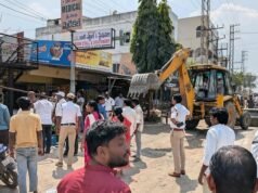 Moinabad-Chevella Road was cleared of obstructions that were stifling customers.